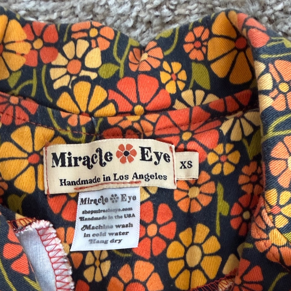 Miracle Eye Marigold Floral Zip-Up Romper - Picture 2 of 10
